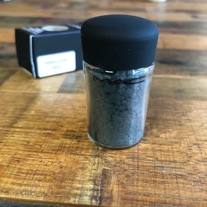 🆕 MAC Emerald Dusk Limited Edition Pigment